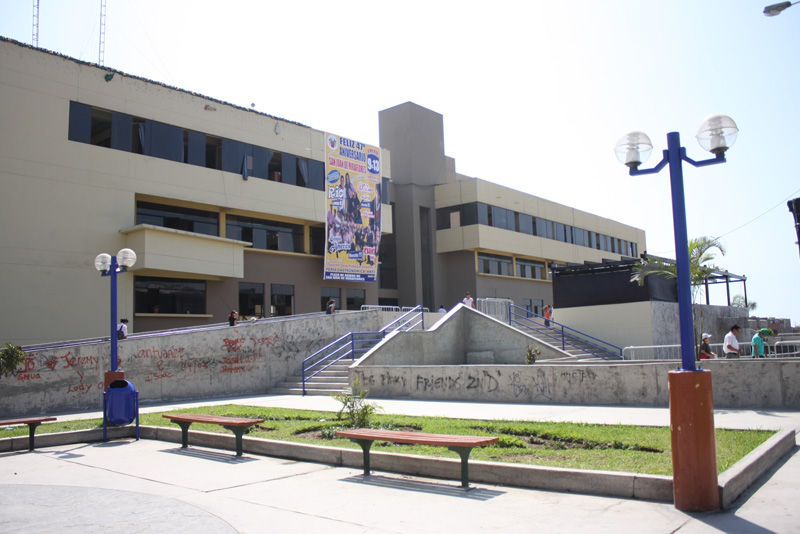 Renovada y moderna sede de la municipalidad del distrito de San Juan de Miraflores