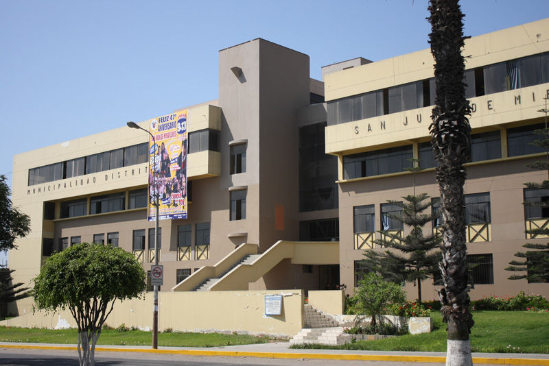 Renovada y moderna sede de la municipalidad del distrito de San Juan de Miraflores