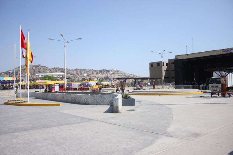 Renovada Plaza de Armas luce la municipalidad de San Juan Miraflores