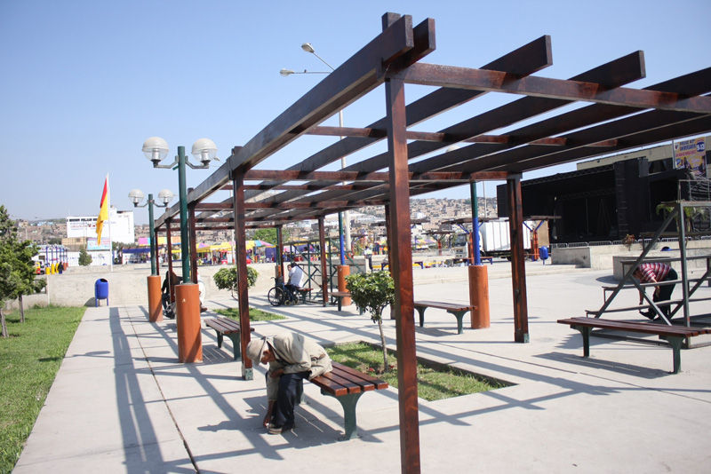 Renovada Plaza de Armas luce la municipalidad de San Juan Miraflores
