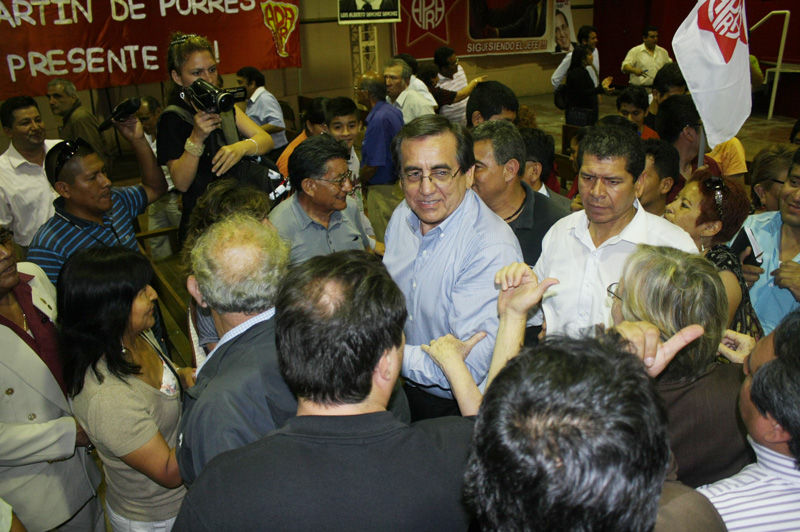 Un animado Jorge del Castillo declaró tras participar en su acto de desagravio en la llamada Casa del Pueblo
