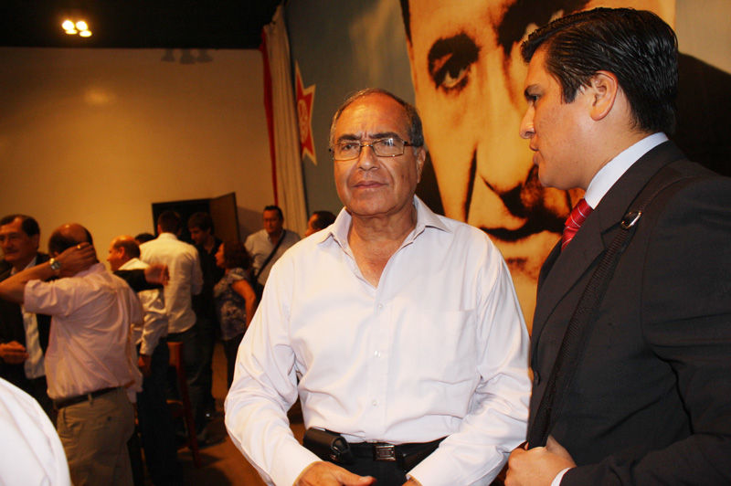 Carlos Roca dio discurso en el acto de desagravio a Jorge del Castillo en la Casa del Pueblo