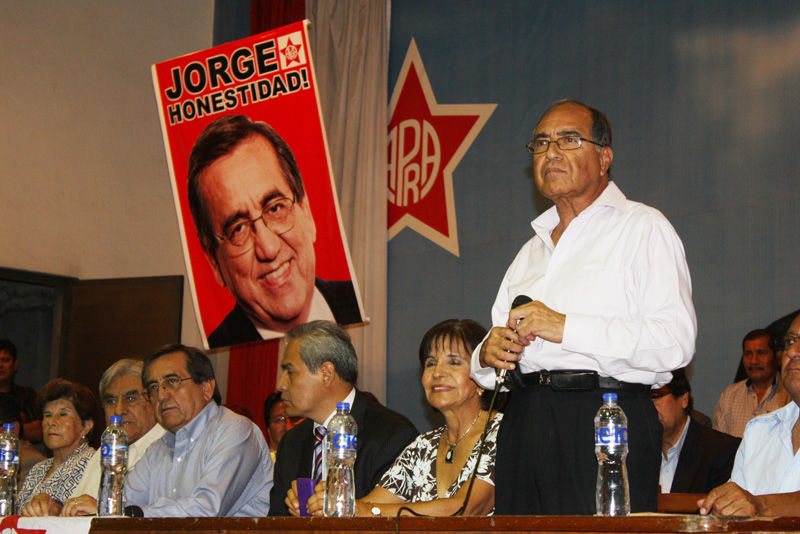 Carlos Roca dio discurso en el acto de desagravio a Jorge del Castillo en la Casa del Pueblo