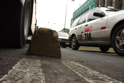 Transito Vehicular en la Avenida Abancay