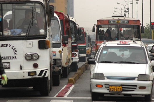 Transito Vehicular en la Avenida Abancay