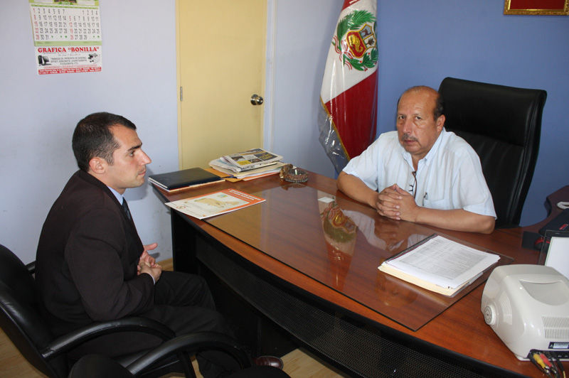 Alcalde de Mi Perú Reynaldo Encalada en entrevista para Generaccion.com