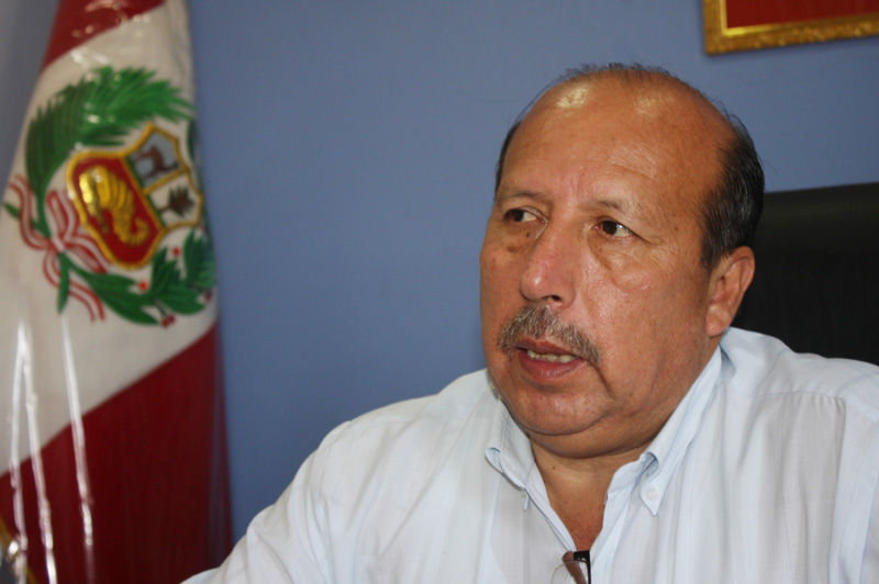 Alcalde de Mi Perú Reynaldo Encalada en entrevista para Generaccion.com