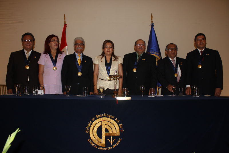 Juramentación de la nueva  Decana del Colegio de Psicólogos del Perú, Rosa Velasco Valderas.