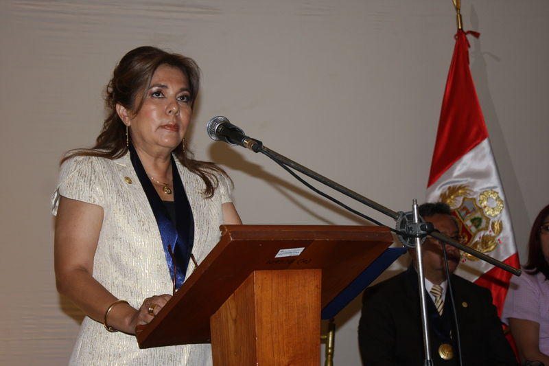 Juramentación de la nueva  Decana del Colegio de Psicólogos del Perú, Rosa Velasco Valderas.