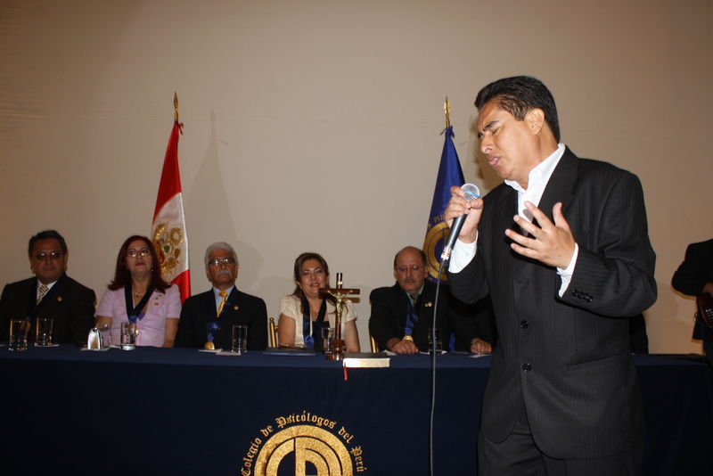 Juramentación de la nueva  Decana del Colegio de Psicólogos del Perú, Rosa Velasco Valderas.