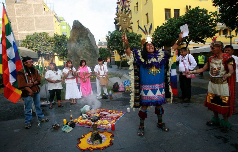 Serenata por 477 Aniversario de Lima se celebró con bailes típicos en Plaza de Armas.