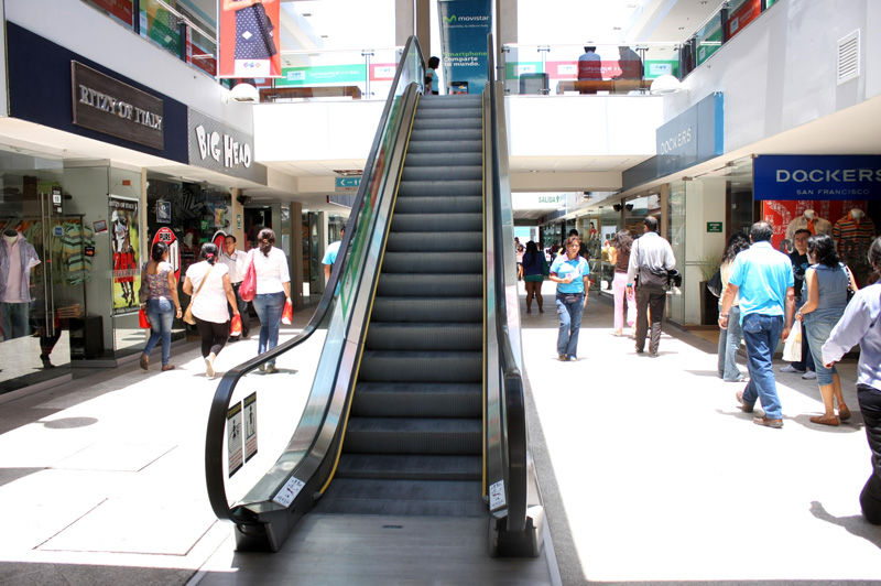 Plaza San Miguel es el primer Centro Comercial del Perú creado para satisfacer las exigencias de los clientes limeños.
