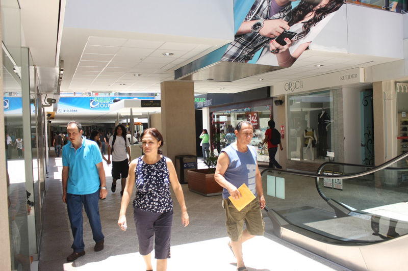 Plaza San Miguel es el primer Centro Comercial del Perú creado para satisfacer las exigencias de los clientes limeños.