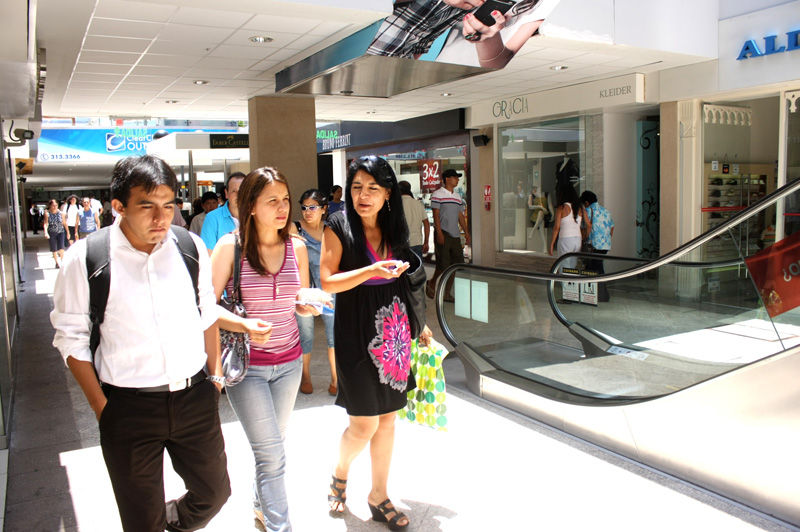 Plaza San Miguel es el primer Centro Comercial del Perú creado para satisfacer las exigencias de los clientes limeños.
