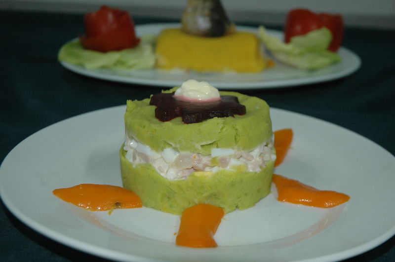 La Causa Rellena es uno de los platos típicos en el Perú profundo y es una de las entradas más solicitadas en todo buffet.
