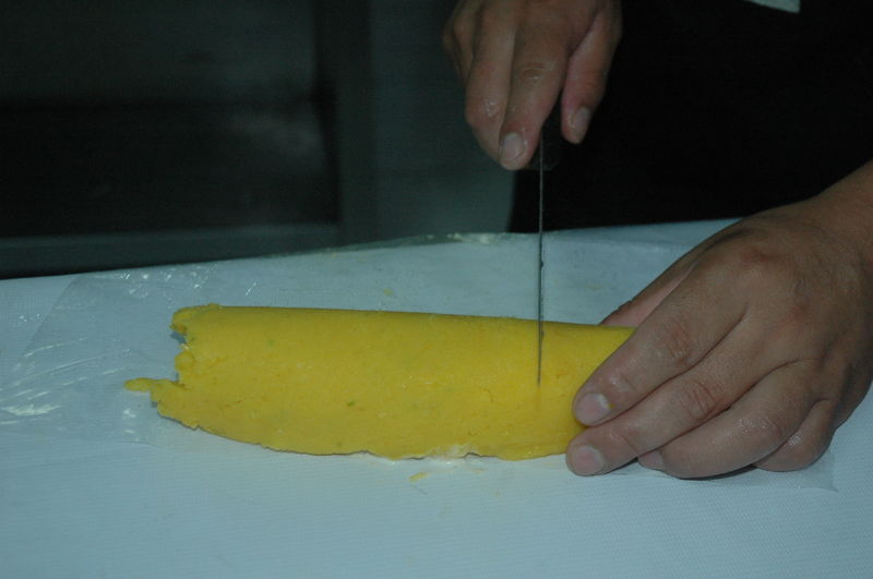 La Causa Rellena es uno de los platos típicos en el Perú profundo y es una de las entradas más solicitadas en todo buffet.