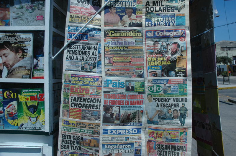 No falta en ninguna esquina o barrio de la ciudad un surtido puesto de periódicos con la más variada información.