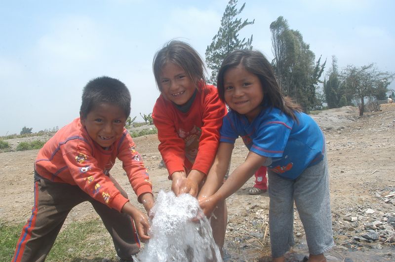 Programa 'Agua Para Todos' busca extender el servicio de agua potable y alcantarillado al 95 por ciento de hogares de Lima.
