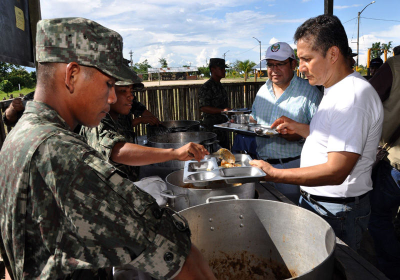 Decenas de pobladores acompañaron al presidente de la República, Ollanta Humala Tasso, en su visita de trabajo a Caballococha, en Loreto.