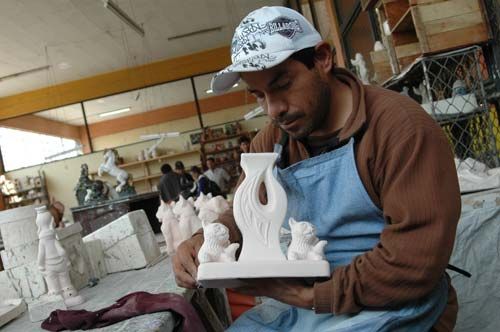 Penal de Lurigancho internos elaborando trabajos de ceramicas