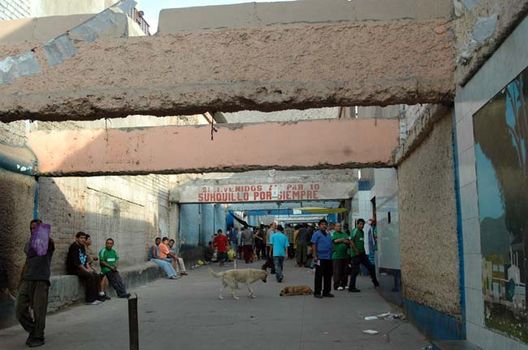 Penal de Lurigancho internos elaborando trabajos de ceramicas