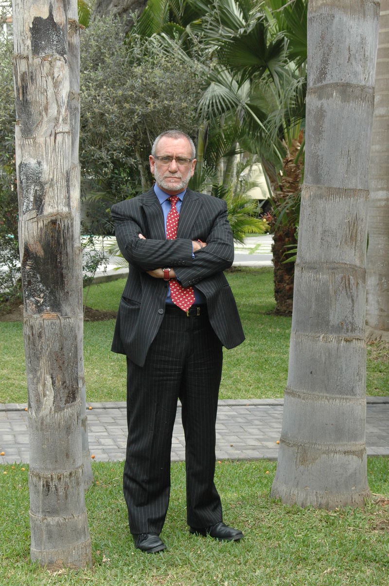 Entre los cinco periodistas de prensa escrita más importantes se encuentra Augusto Álvarez Rodrich.