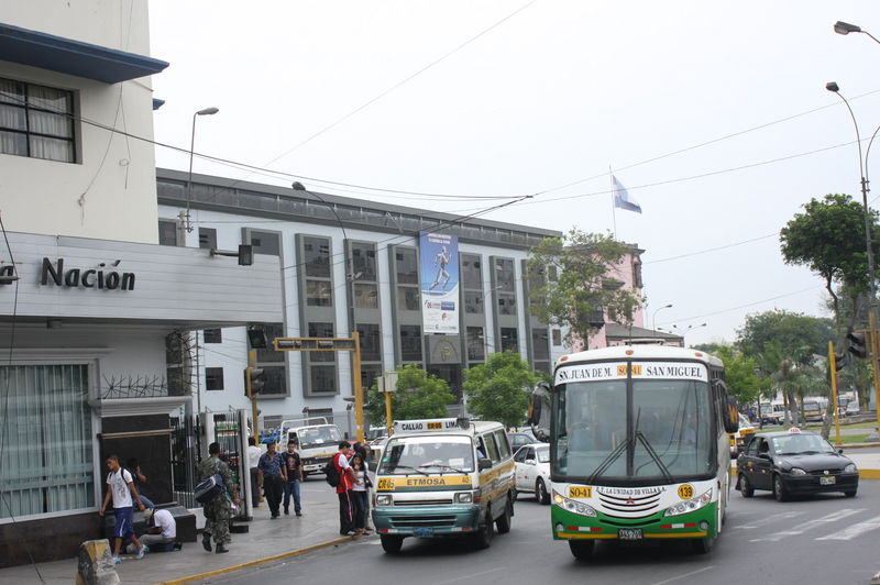 La Avenida 28 de Julio es una de las principales arterias de la capital, cruza, entre otras, con la Avenida Arequipa.