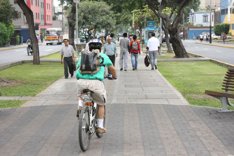La Avenida Arequipa es una de las principales de la ciudad: sus 52 cuadras encuentran un inicio en el barrio de Santa Beatriz