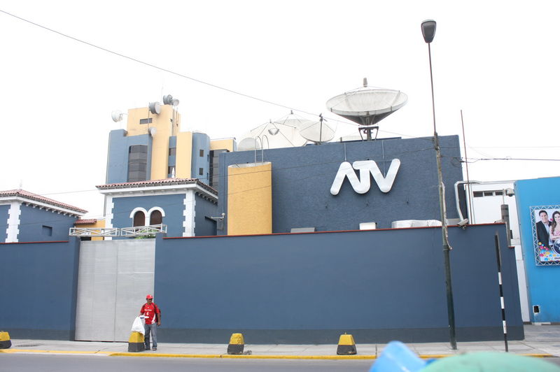 Imágenes del frontis del local del grupo ATV, que agrupa en su señal abierta a ATV y a ATV+.