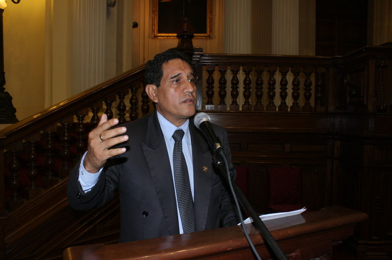 El congresista Mesías Guevara Amansifuén presenta proyecto de ley sobre la tartrazina y su efecto en la salud humana.
