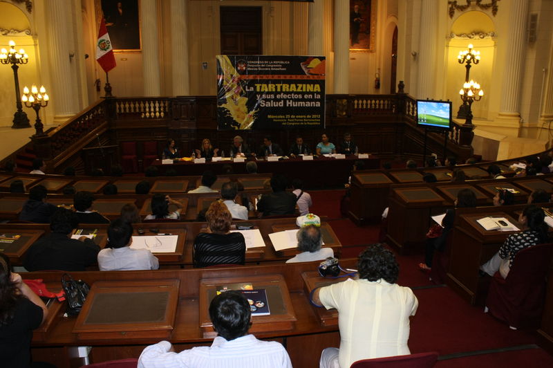 El congresista Mesías Guevara Amansifuén presenta proyecto de ley sobre la tartrazina y su efecto en la salud humana.