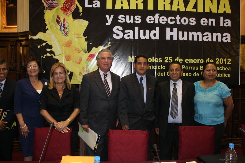 El congresista Mesías Guevara Amansifuén presenta proyecto de ley sobre la tartrazina y su efecto en la salud humana.