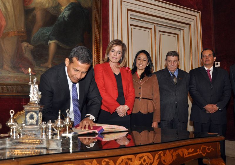 Ollanta Humala recibe en visita oficial las Llaves de Oro de la ciudad de Madrid y se reúne con la alcaldesa de esa ciudad, Ana Botella.