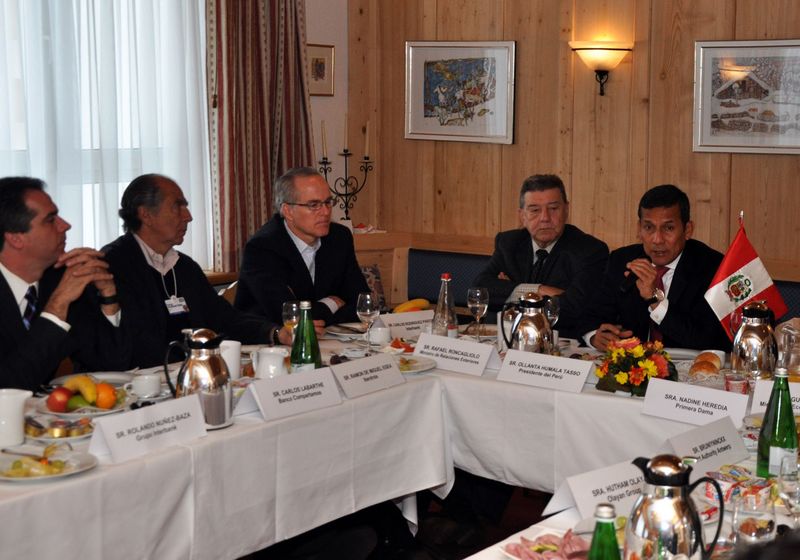 Ollanta Humala Tasso sostuvo encuentro con ejecutivos de empresas extranjeras interesadas en el Perú, en Davos, Suiza