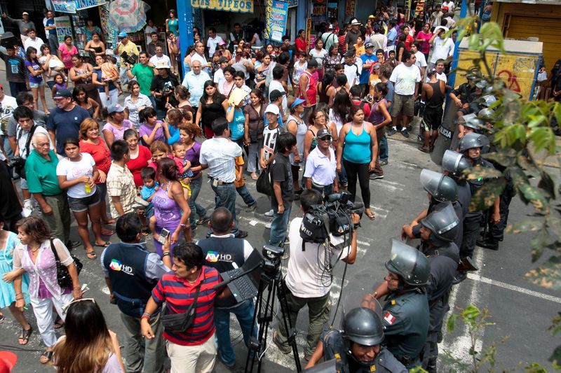 Un incendio en el centro de rehabilitación Cristo es Amor  que albergaba a más de 50 personas en San Juan de Lurigancho, deja hasta el momento 26  víctimas mortales