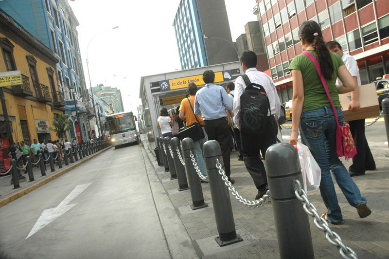 El Metropolitano es un sistema de transporte que funcionará con una base de buses rápidos de alta capacidad a gas natural.