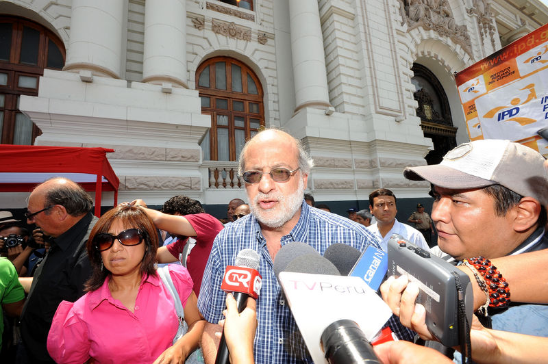 Presidente del Congreso, Daniel Abugattás Majluf, inauguró esta mañana el 'Campeonato Interbarrios 2012', en el que se jugará fulbito y voleibol.