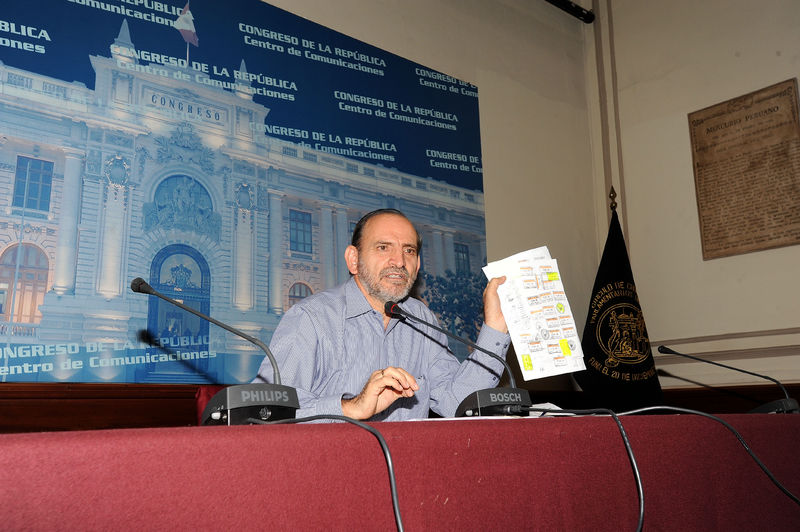 Vicepresidente Yehude Simon rechazó rotundamente las acusaciones de beneficio político con programa 'Módulo Perú'.