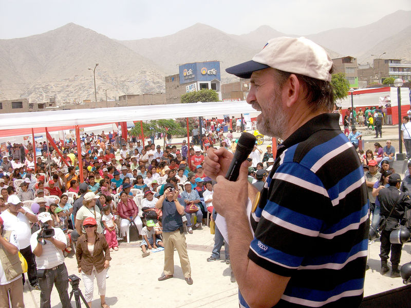 Vicepresidente Yehude Simon rechazó rotundamente las acusaciones de beneficio político con programa 'Módulo Perú'.