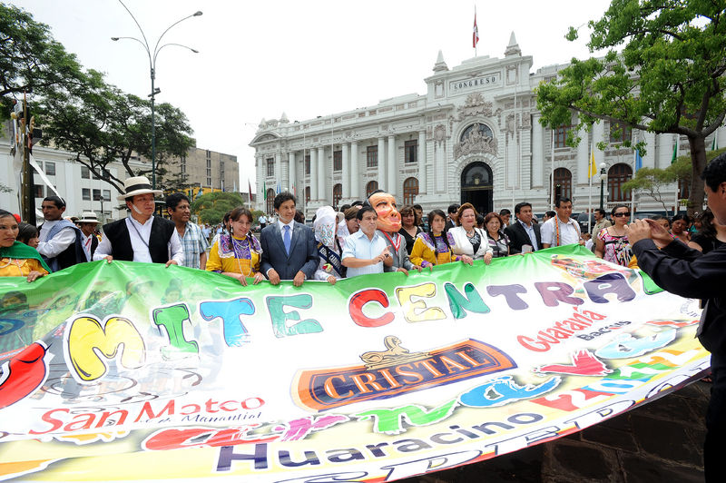 El legislador Fredy Otárola preside acto inaugural de Lanzamiento del Carnaval Huaracino.