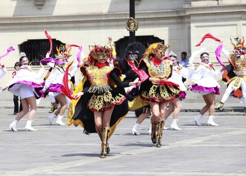 El Carnaval Internacional de Tacna dio inicio desde Palacio de Gobierno.