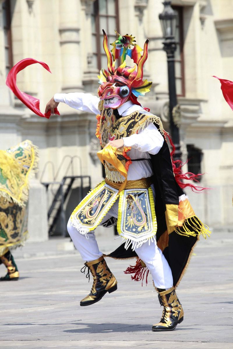 El Carnaval Internacional de Tacna dio inicio desde Palacio de Gobierno.