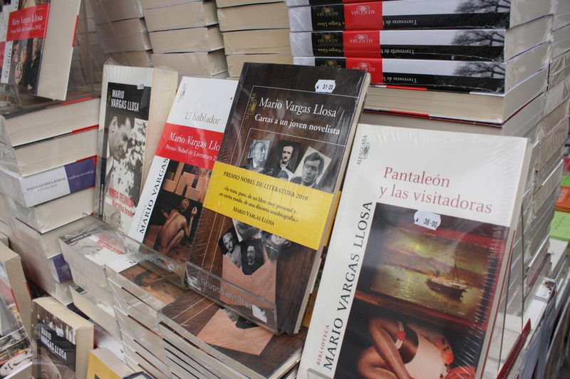 Una buena forma de pasar el día y enseñar poco a poco el hábito de la lectura a nuestras familias.