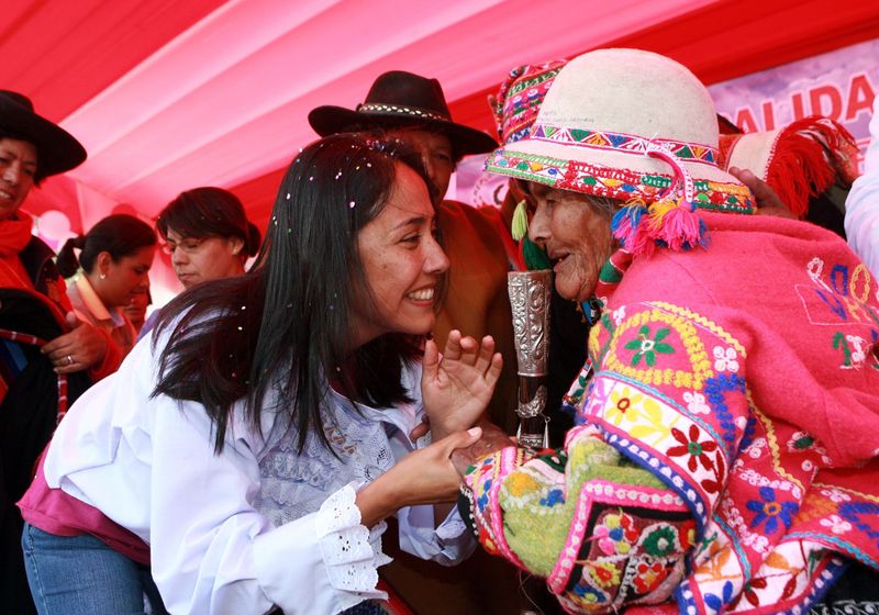 Nadine Heredia inicia campaña nacional en Pomacanchi, Cusco, para fomentar el uso de sombrero en zonas donde la radiación ultravioleta es de alta incidencia.
