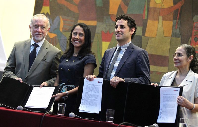 Nadine Heredia, participó en suscripción de convenio entre los ministerios de Cultura y Educación, junto a tenor Juan Diego Flórez