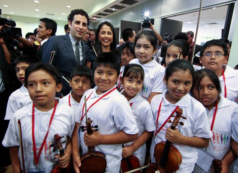 Nadine Heredia, participó en suscripción de convenio entre los ministerios de Cultura y Educación, junto a tenor Juan Diego Flórez