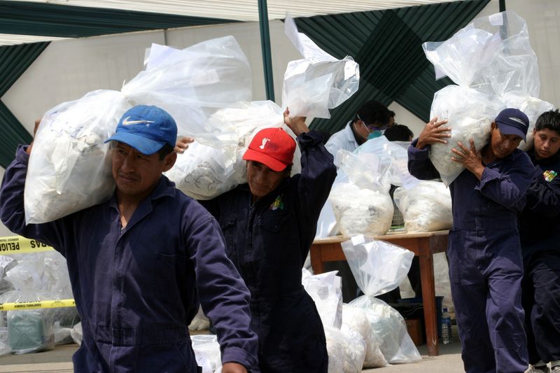 La Policía peruana incineró importante cantidad de toneladas de droga valoradas en el extranjero en 600 millones de dólares.
