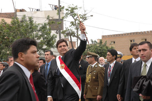 Doctor Alan García Perez en Mitin de la confraternidad