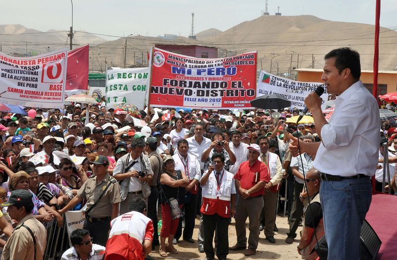 Ollanta Humala inauguró obras de agua potable y alcantarillado en el populoso distrito de Ventanilla.