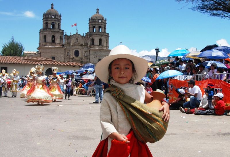 Cajamarca vive el gran concurso de comparsas y patrullas que alegran esta hermosa ciudad con bailes típicos de la región.